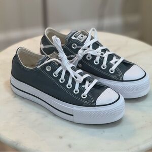 Converse Low Top Platform Sneakers in Charcoal and White Size 6.5
